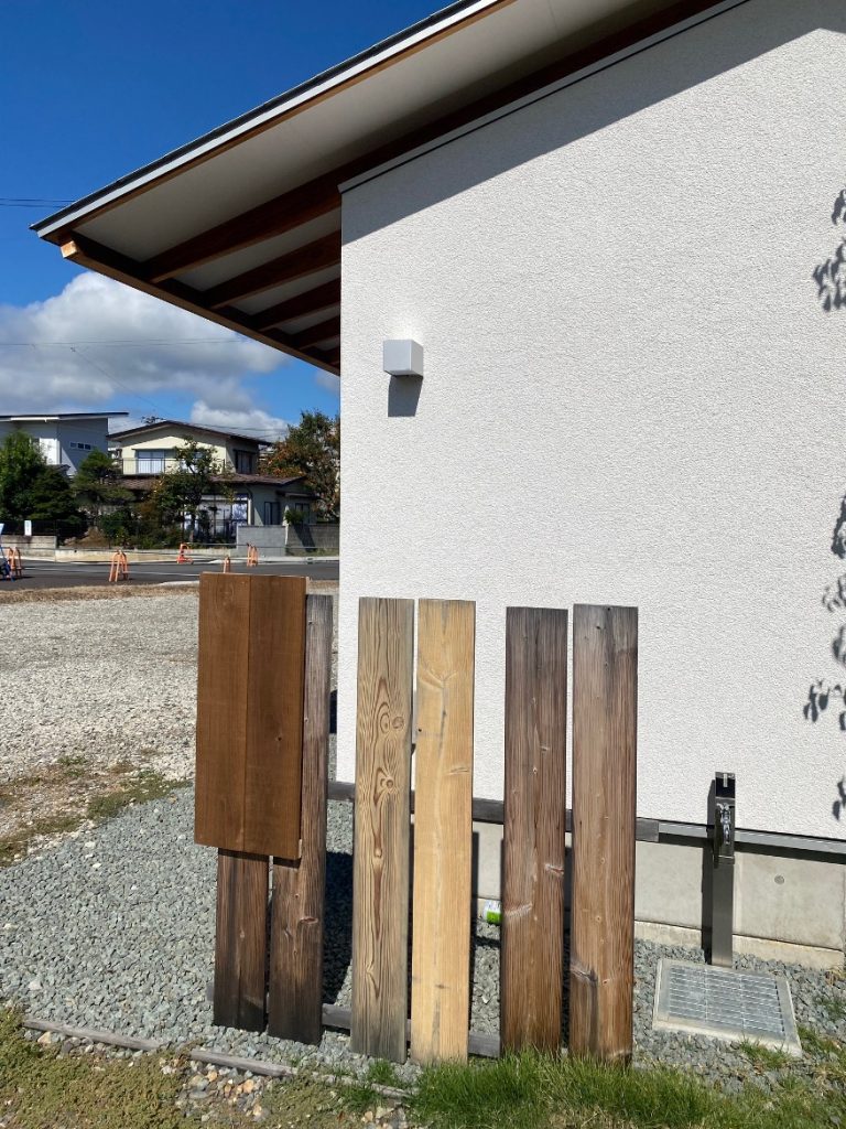 長野の山を、日本の山を守るために、たくさん国産材を使いたい。環境に良い家づくりが大切。