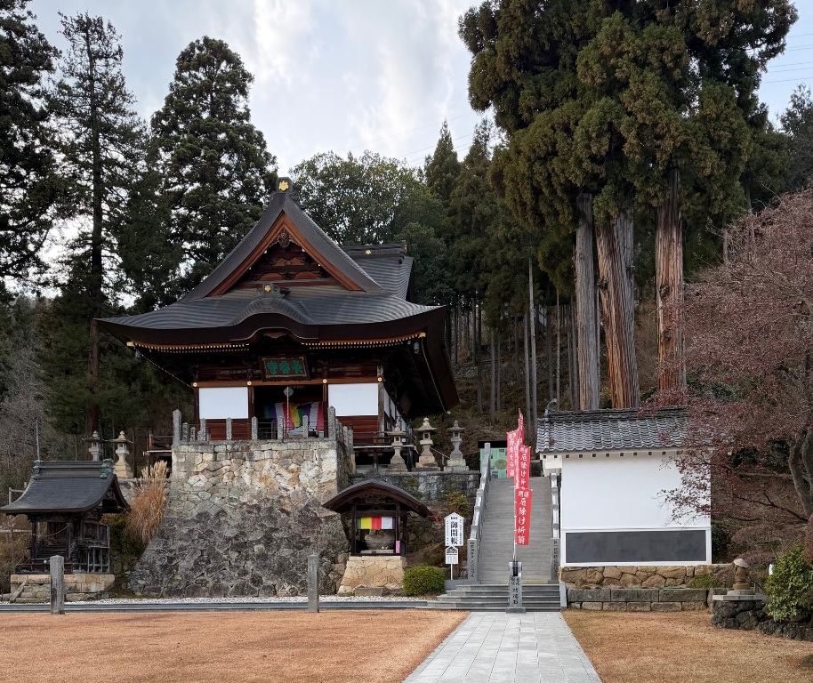 信州長谷寺、観音堂。